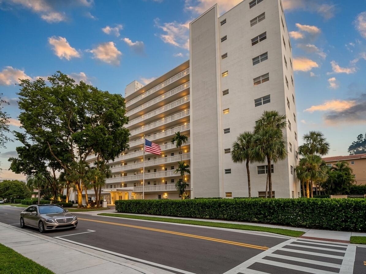 2555 NE 11th Street 303