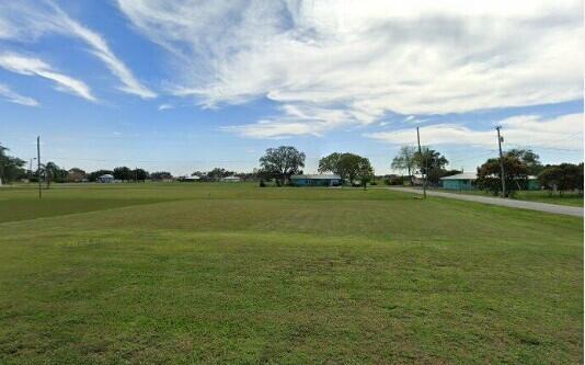 Photo 1 of 1 — 684 Avenue O, Moore Haven, FL 33471