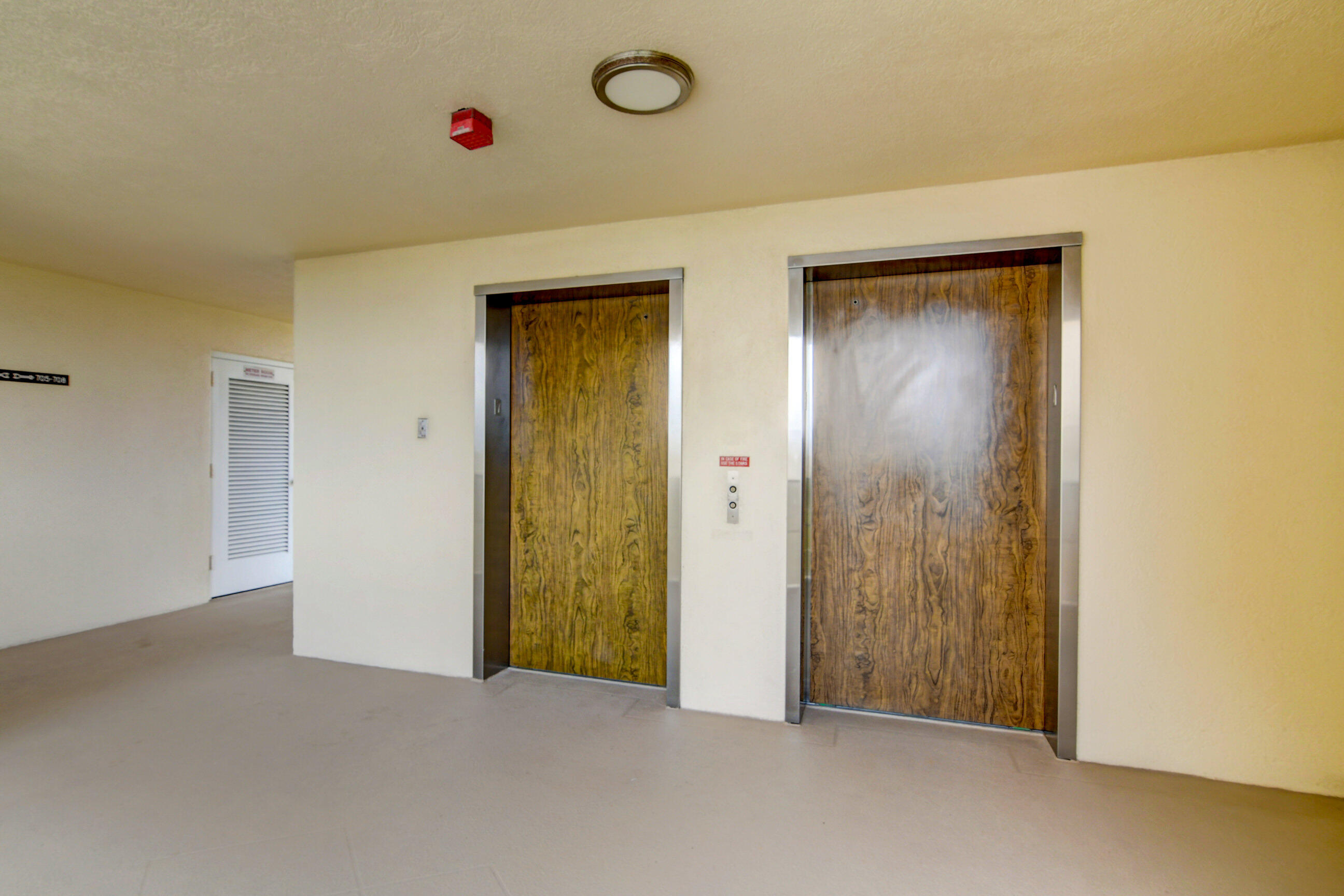 HUNTINGTON LAKES SEC THREE CONDOS - Residential Lease