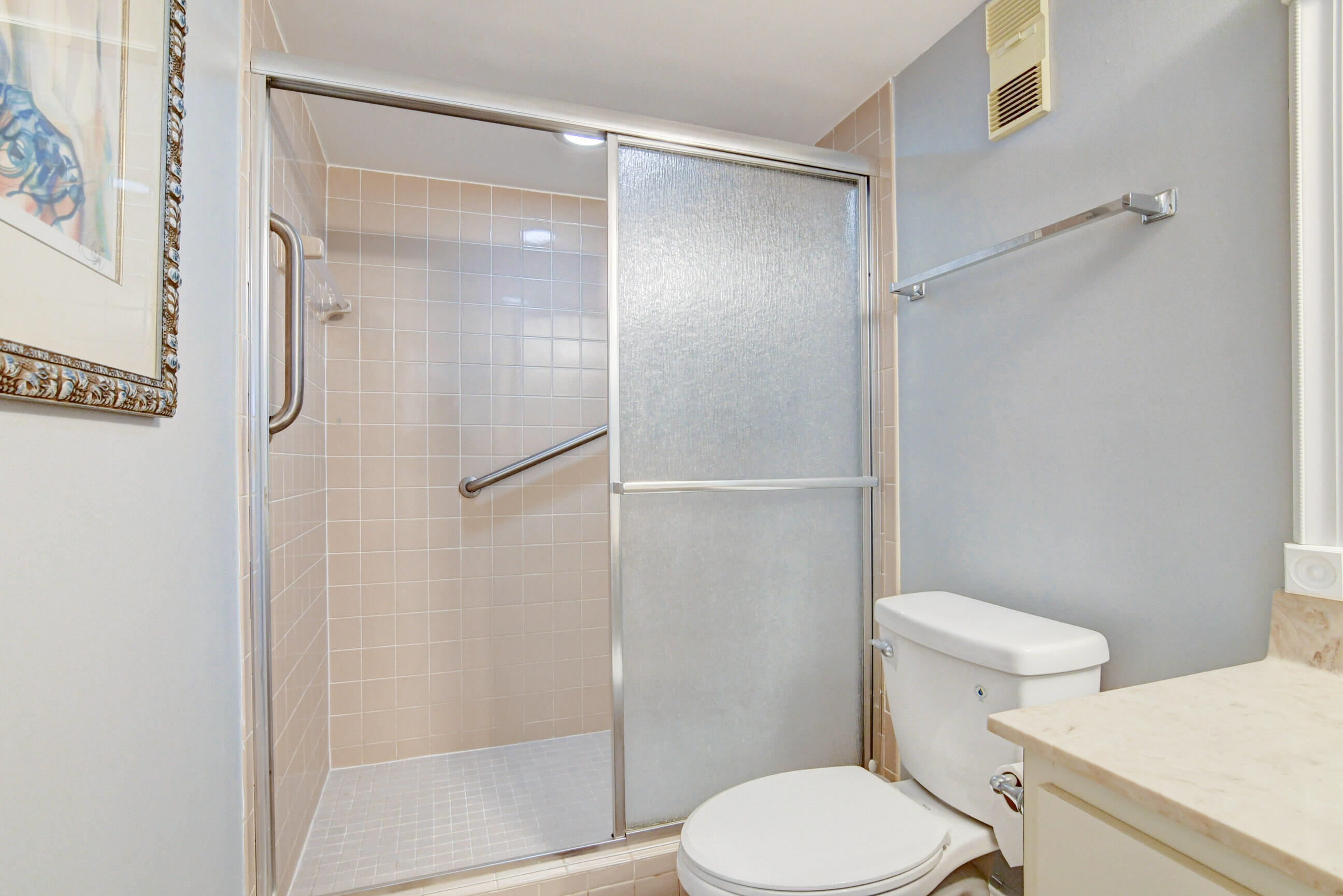 HUNTINGTON LAKES SEC THREE CONDOS - Residential Lease