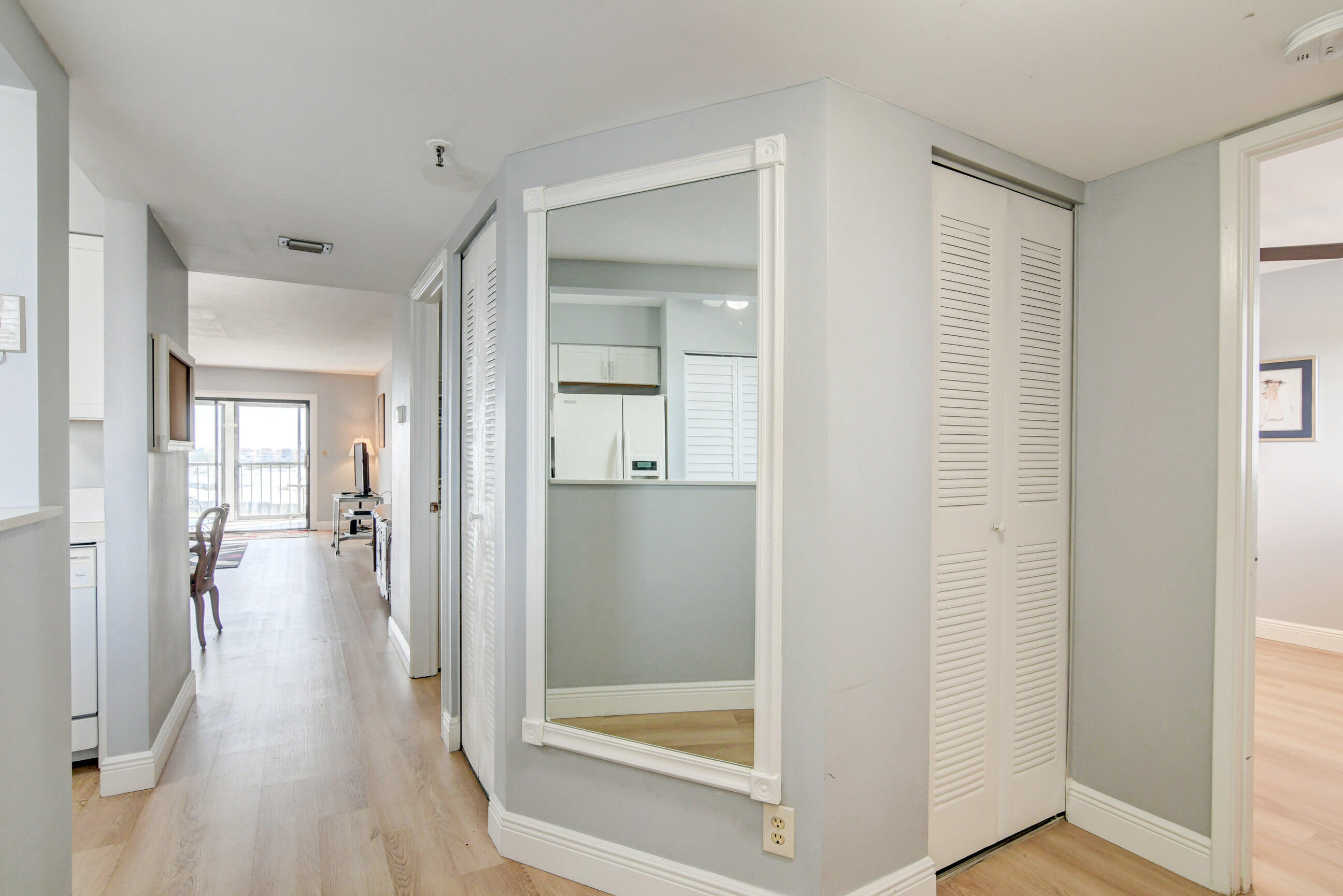 HUNTINGTON LAKES SEC THREE CONDOS - Residential Lease