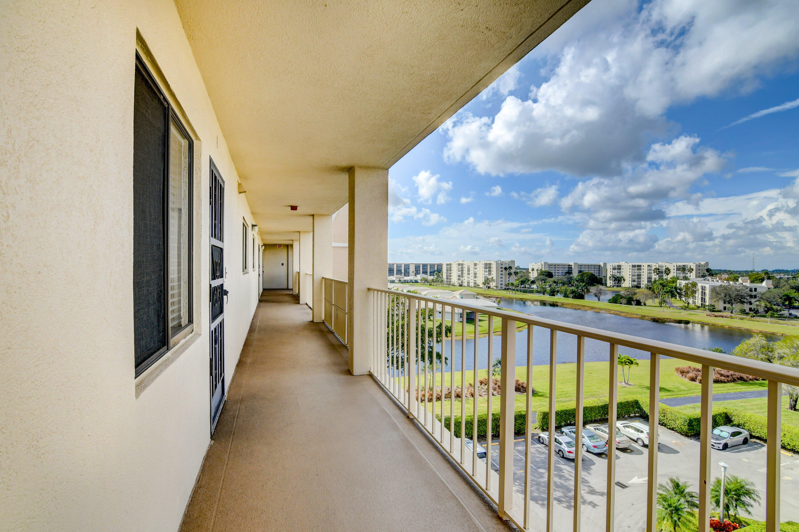 HUNTINGTON LAKES SEC THREE CONDOS - Residential Lease