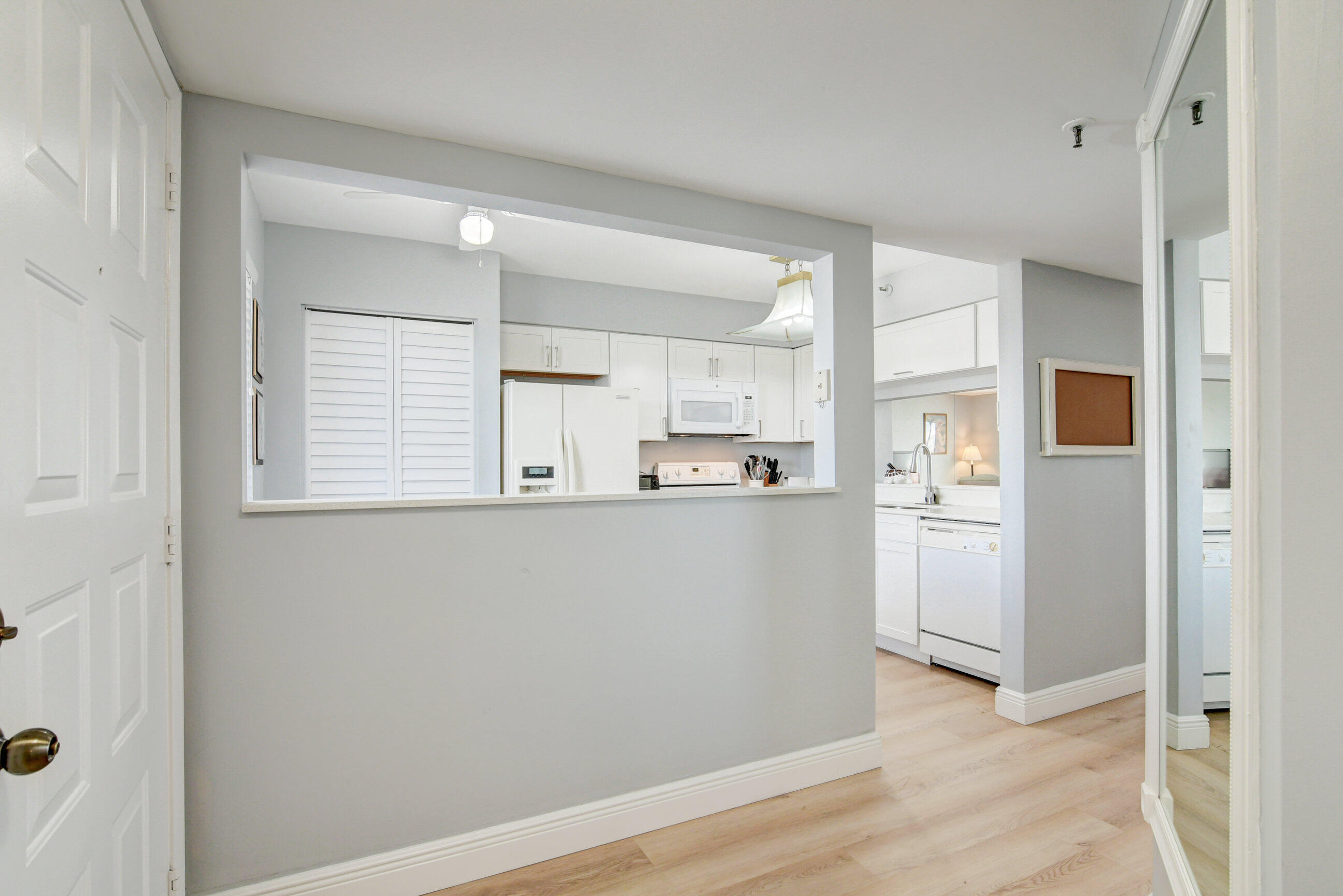 HUNTINGTON LAKES SEC THREE CONDOS - Residential Lease