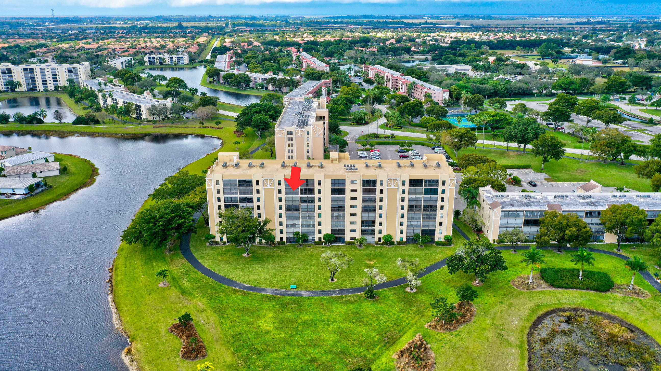 HUNTINGTON LAKES SEC THREE CONDOS - Residential Lease