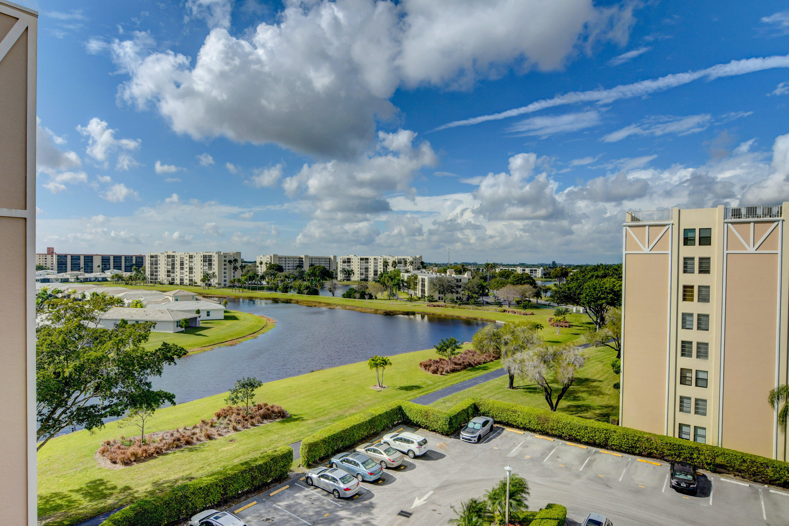 HUNTINGTON LAKES SEC THREE CONDOS - Residential Lease