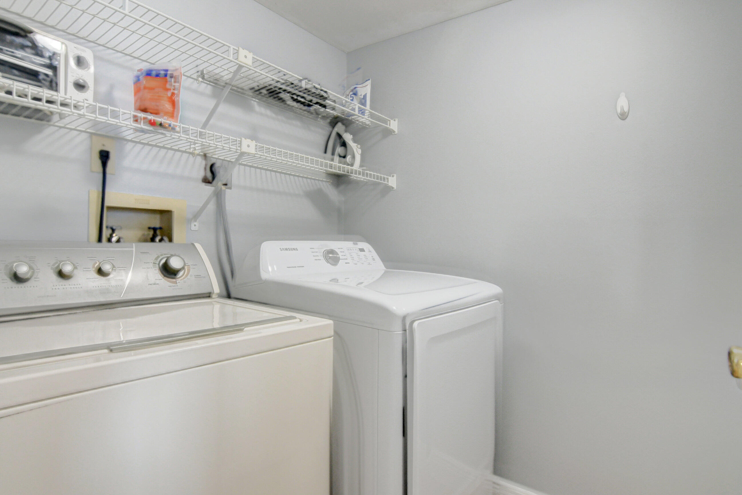 HUNTINGTON LAKES SEC THREE CONDOS - Residential Lease