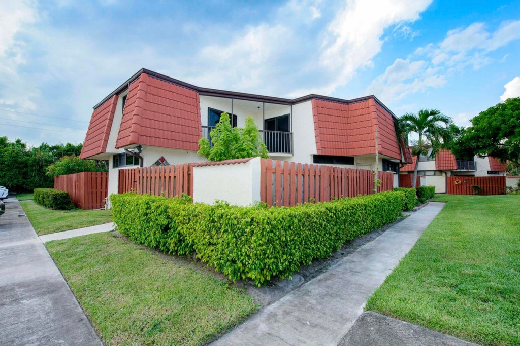 Photo of 3861 Victoria Dr #3861, West Palm Beach, FL 33406 (MLS # R11149808)