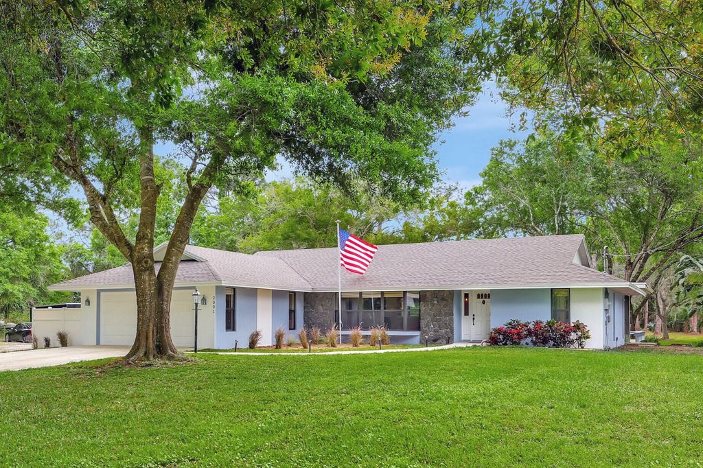 Photo of 2001 Dade Road, Fort Pierce, FL 34982 (MLS # R10958243)