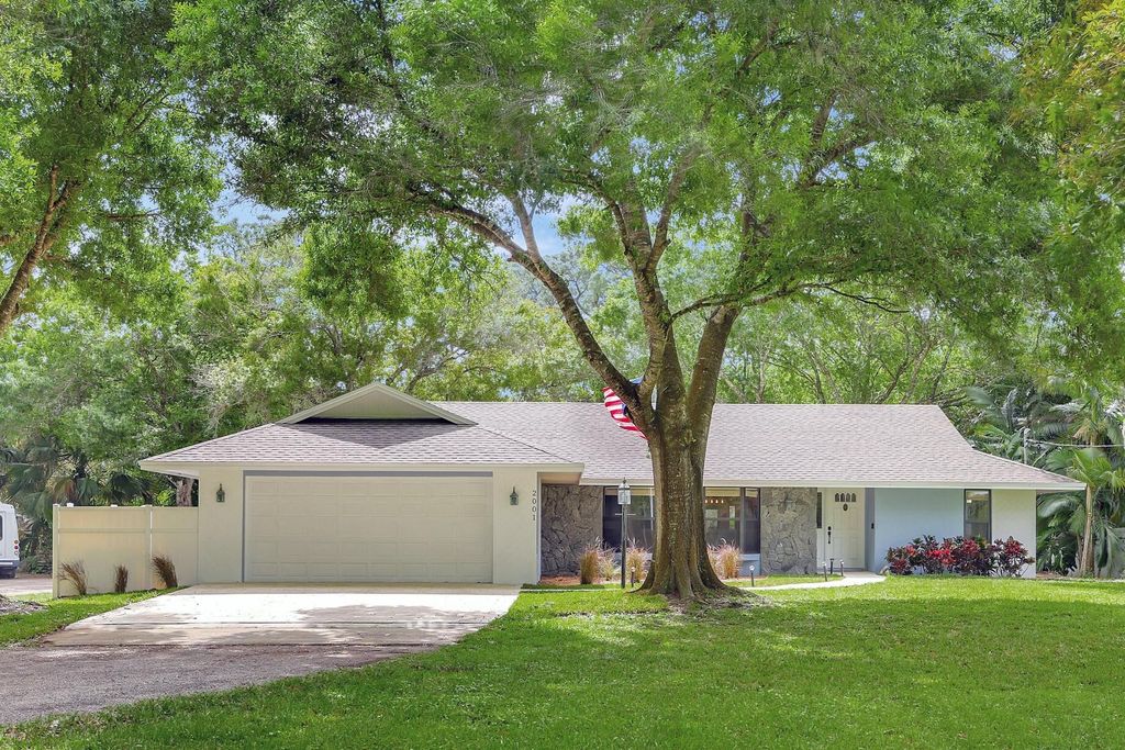 Photo of 2001 Dade Road, Fort Pierce, FL 34982 (MLS # R10958243)