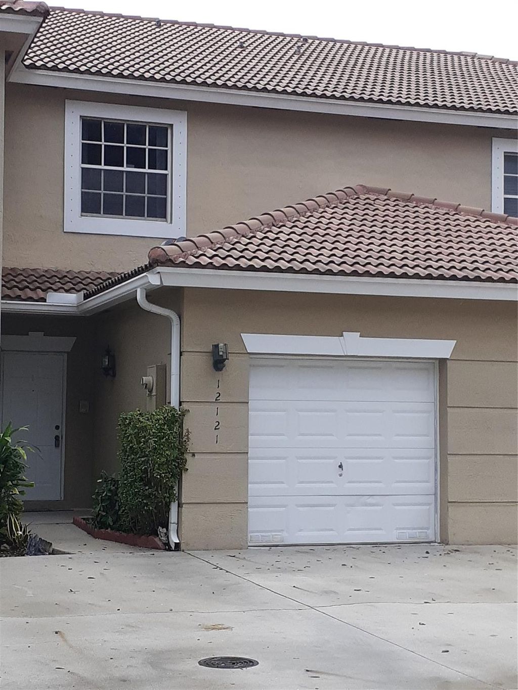 Photo of 12121 SW 2nd Street #12121, Pembroke Pines, FL 33025 (MLS # F10427830)