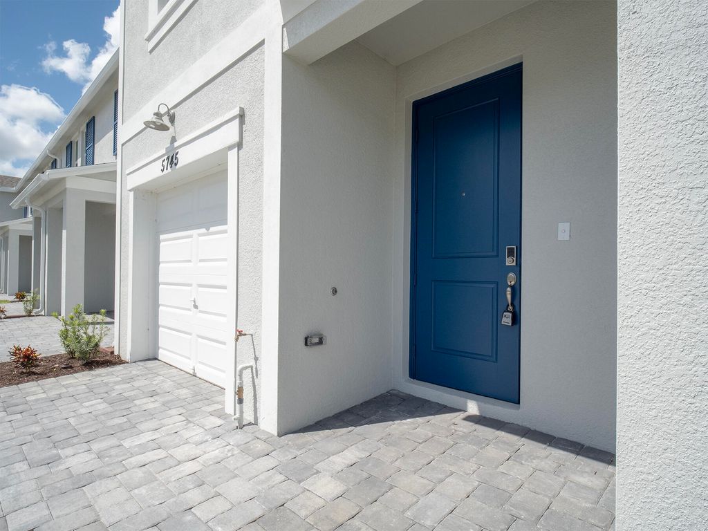 Photo of 5745 SE Edgewater Circle, Stuart, FL 34997 (MLS # R11008941)