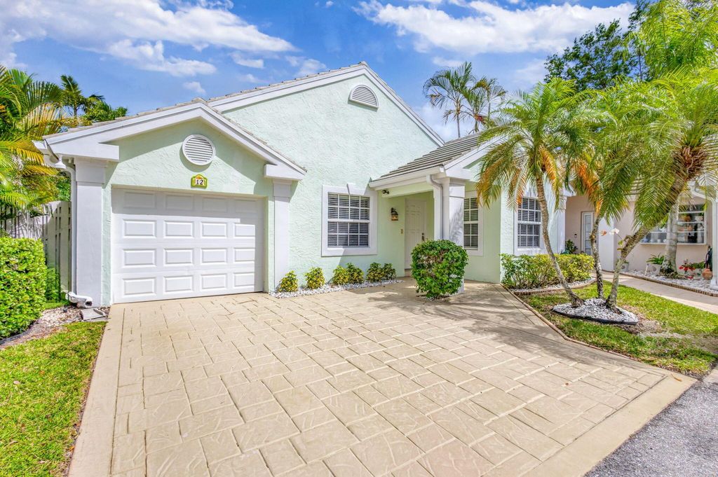 Photo of 12 Admirals Court, Palm Beach Gardens, FL 33418 (MLS # R11079076)