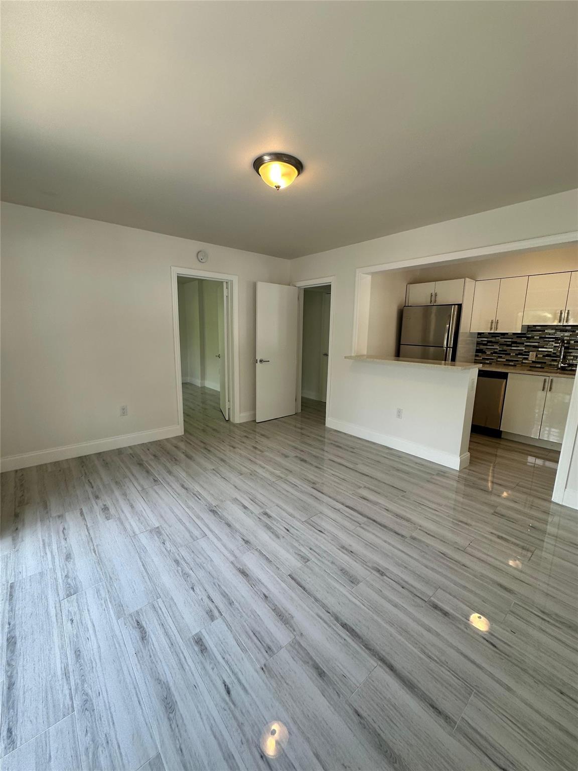 Now available for rent – Bright and modern 1-bedroom, 1-bathroom corner unit on the second floor, located in the heart of Victoria Park, one of Fort Lauderdale’s most sought-after neighborhoods. The unit features a sleek kitchen and bathroom, stylish tile flooring, and stainless steel appliances, including a gas range. Large windows fill the space with natural light, and there’s generous closet space throughout.
Enjoy a private shared courtyard and convenient on-site laundry. Located close to Las Olas, Downtown Fort Lauderdale, the beaches, and major shopping. Rent includes gas, water, sewer, trash, and landscaping. Pet friendly.
