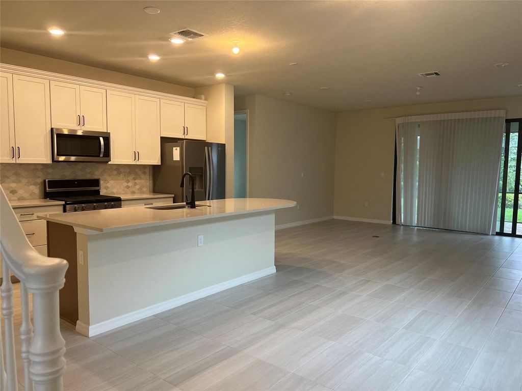 Photo of 4534 W Pinehurst Trail, Fort Lauderdale, FL 33309 (MLS # F10555782)