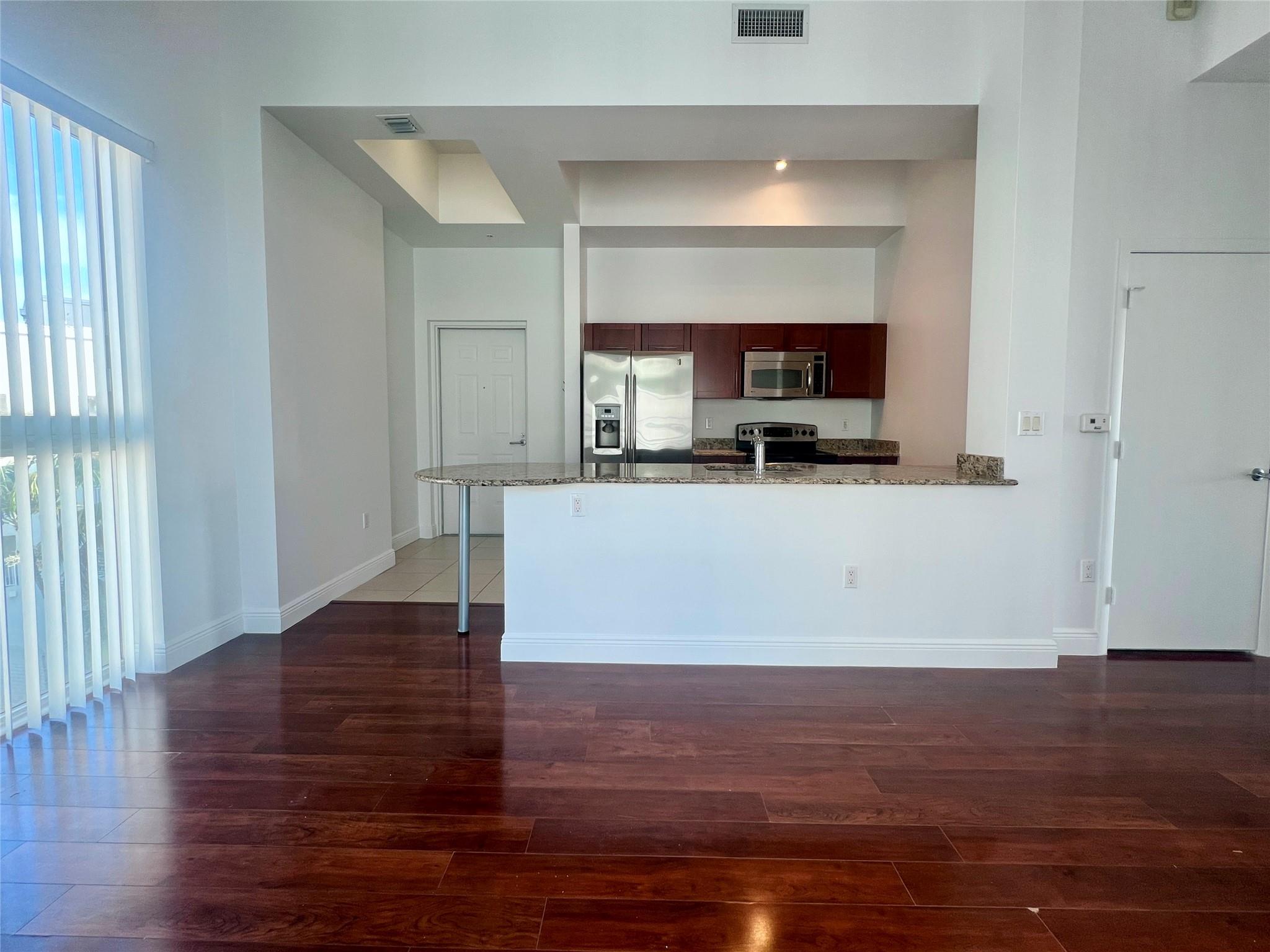 DOWNTOWN DADELAND CONDO NO 5 - Residential Lease