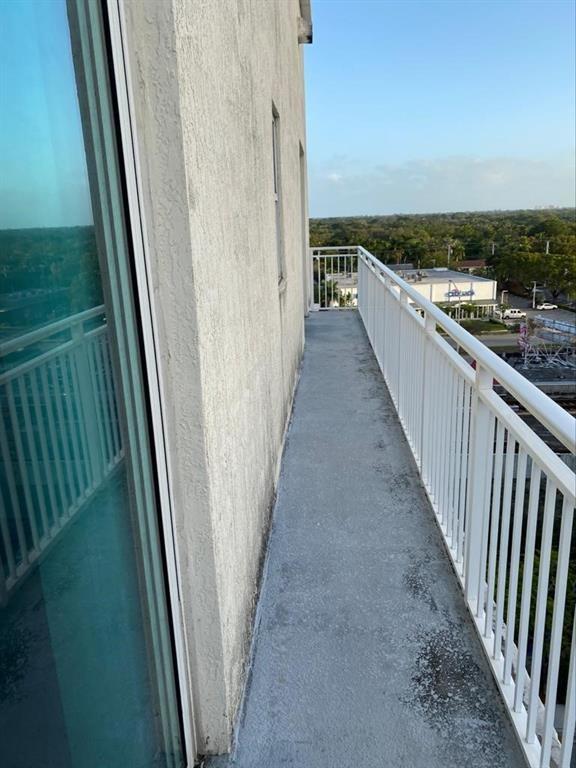 DOWNTOWN DADELAND CONDO NO 5 - Residential Lease
