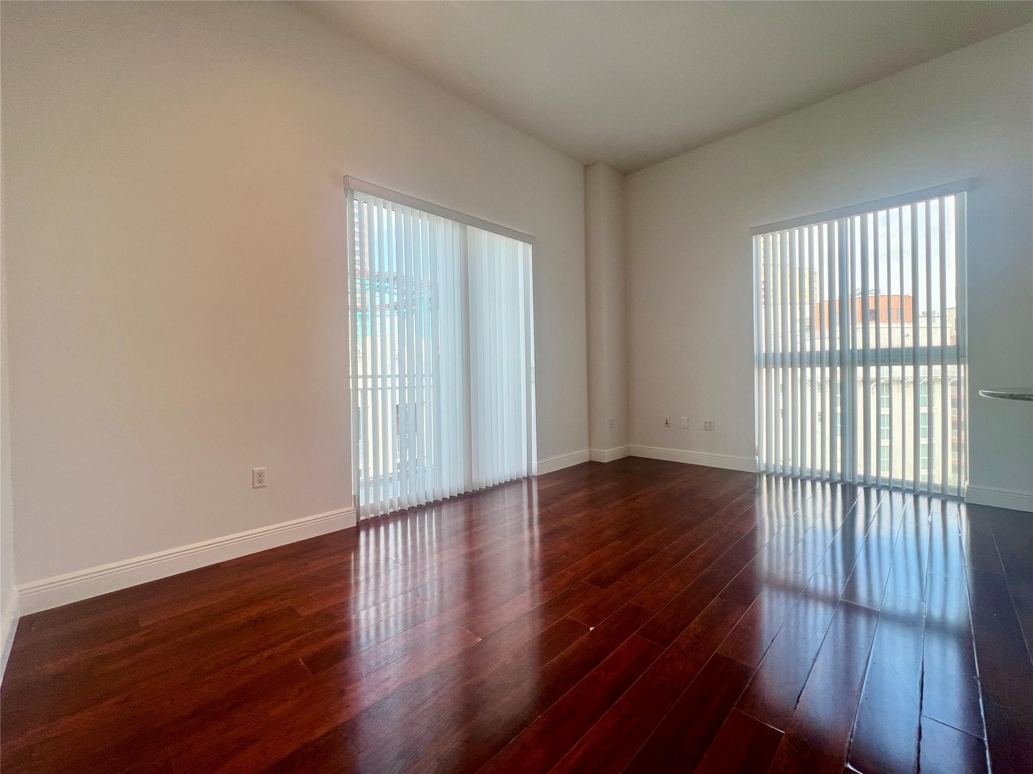 DOWNTOWN DADELAND CONDO NO 5 - Residential Lease