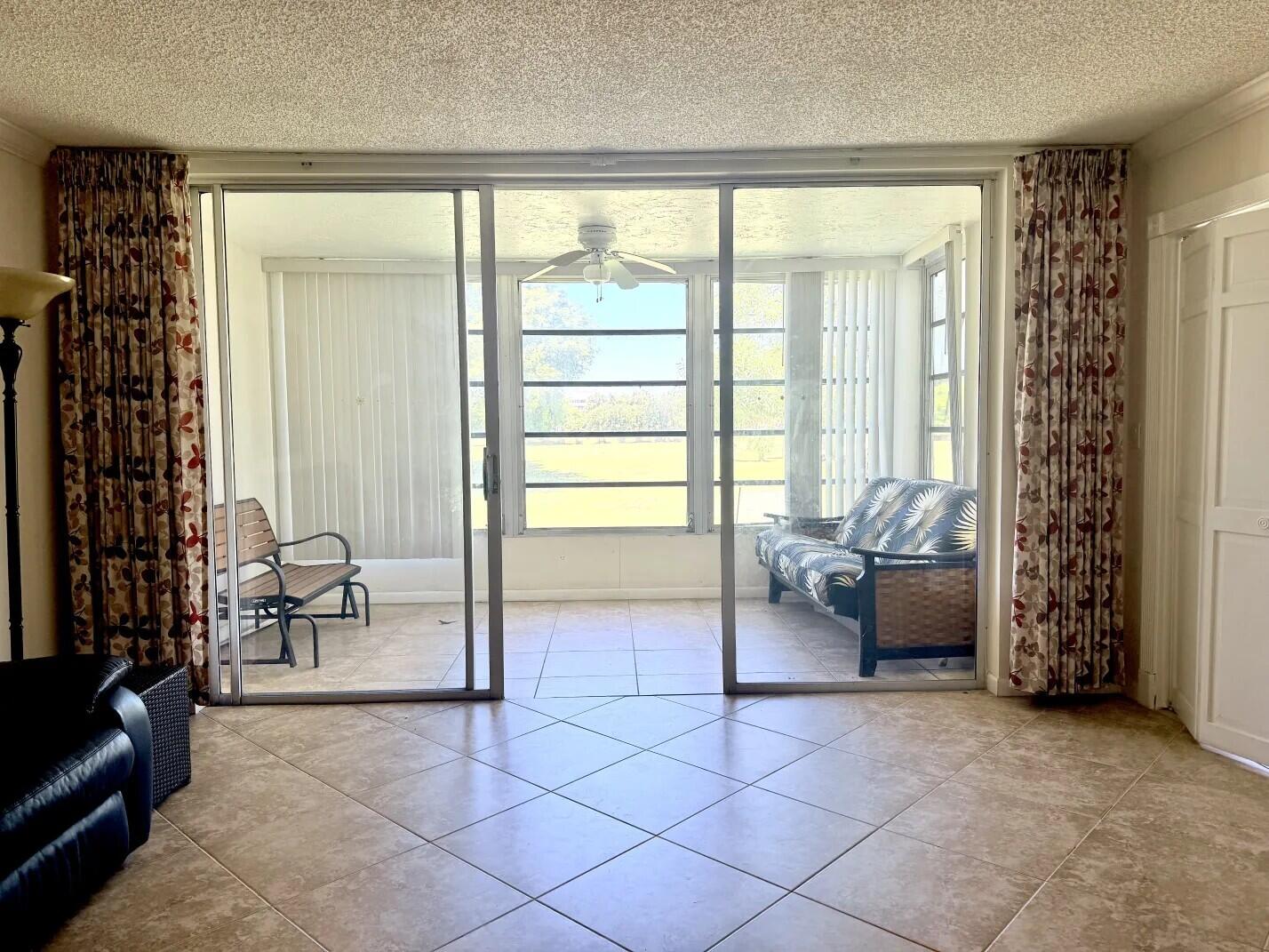 NO 23 PALM-AIRE COUNTRY CLUB - Residential