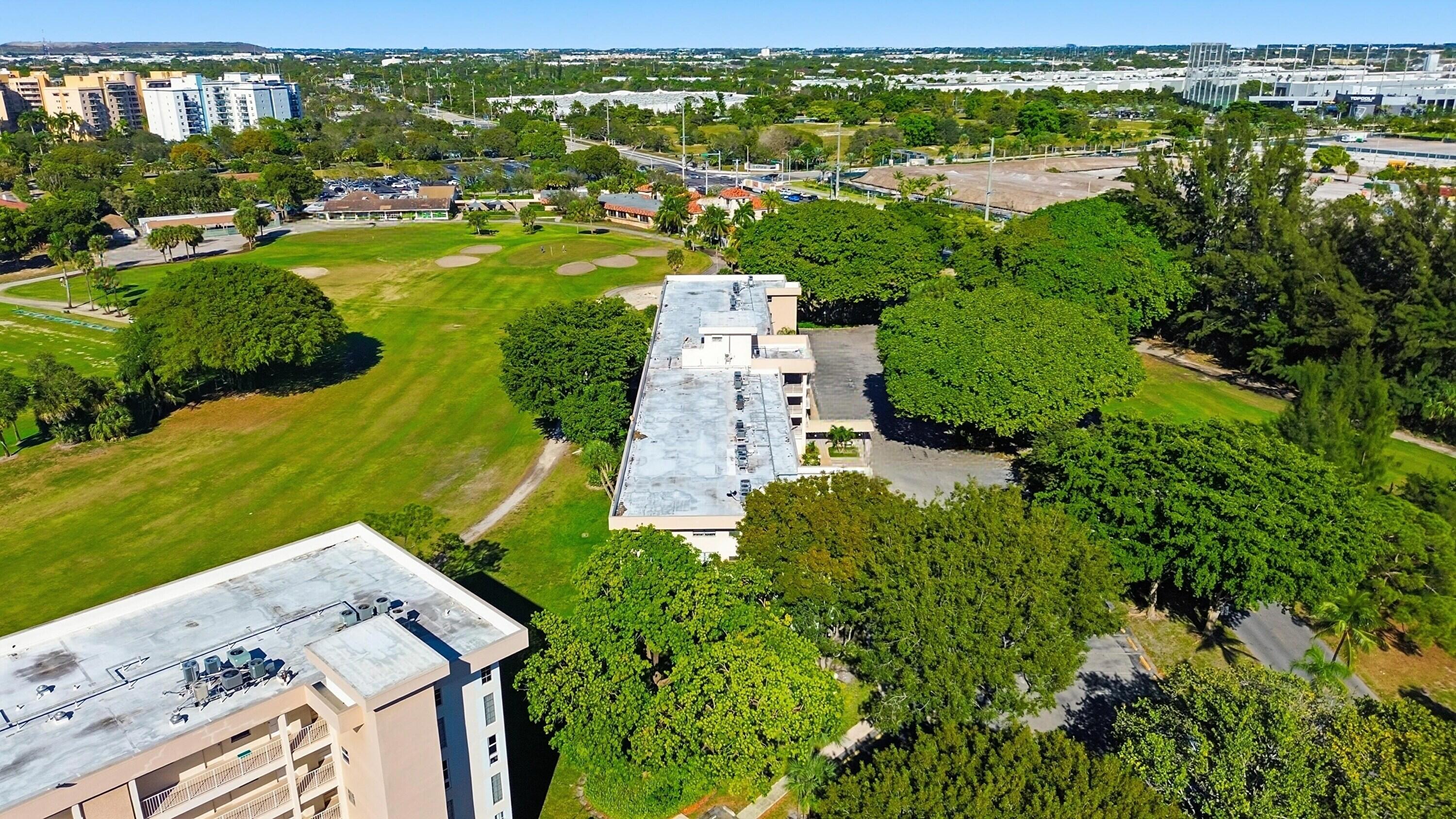 NO 23 PALM-AIRE COUNTRY CLUB - Residential