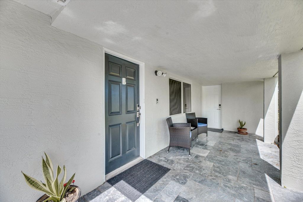 Photo of 2633 NE 3rd Avenue, Wilton Manors, FL 33334 (MLS # B26020900)