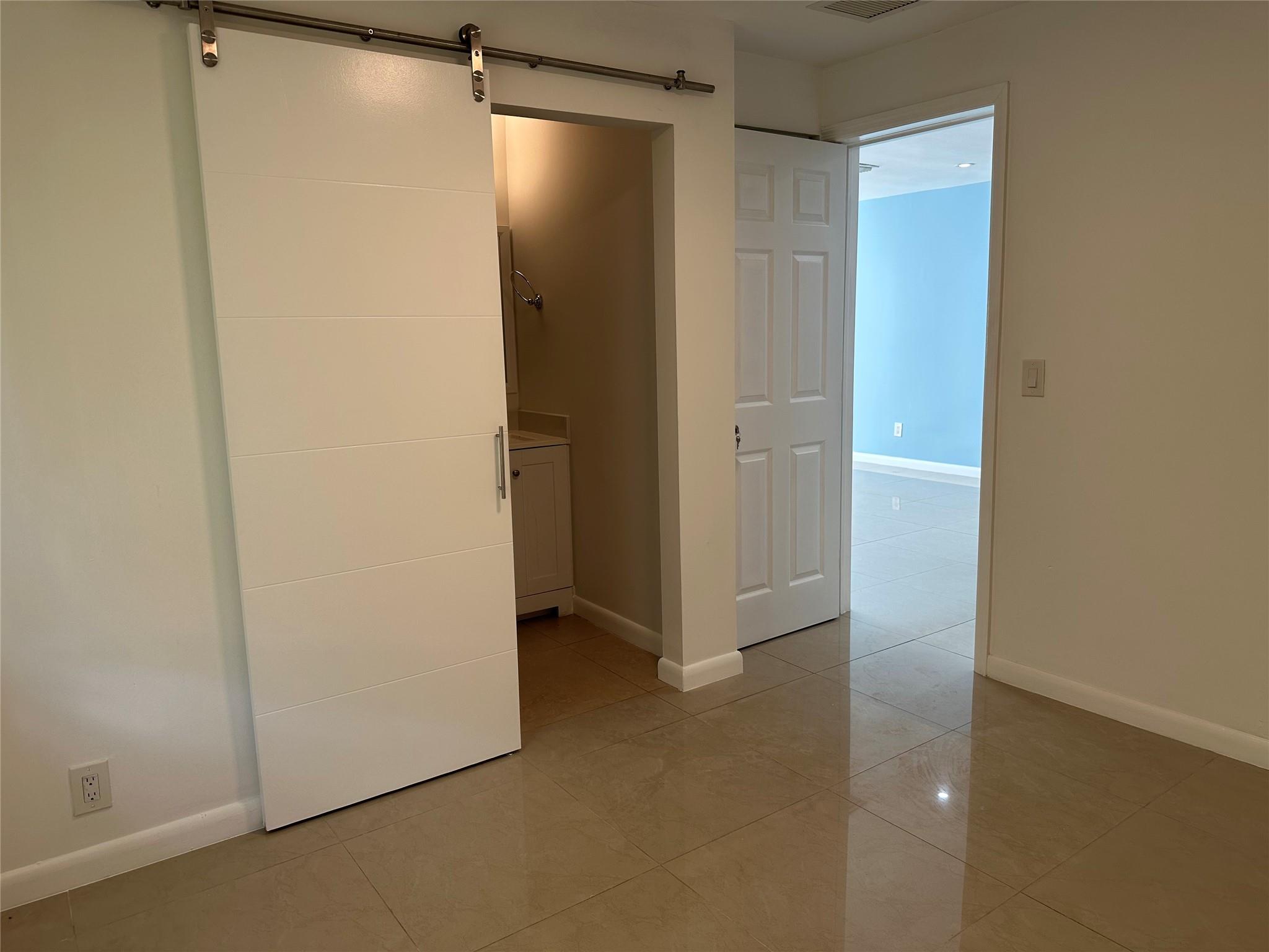 South Hollywood Amd 4-10 - Residential Lease