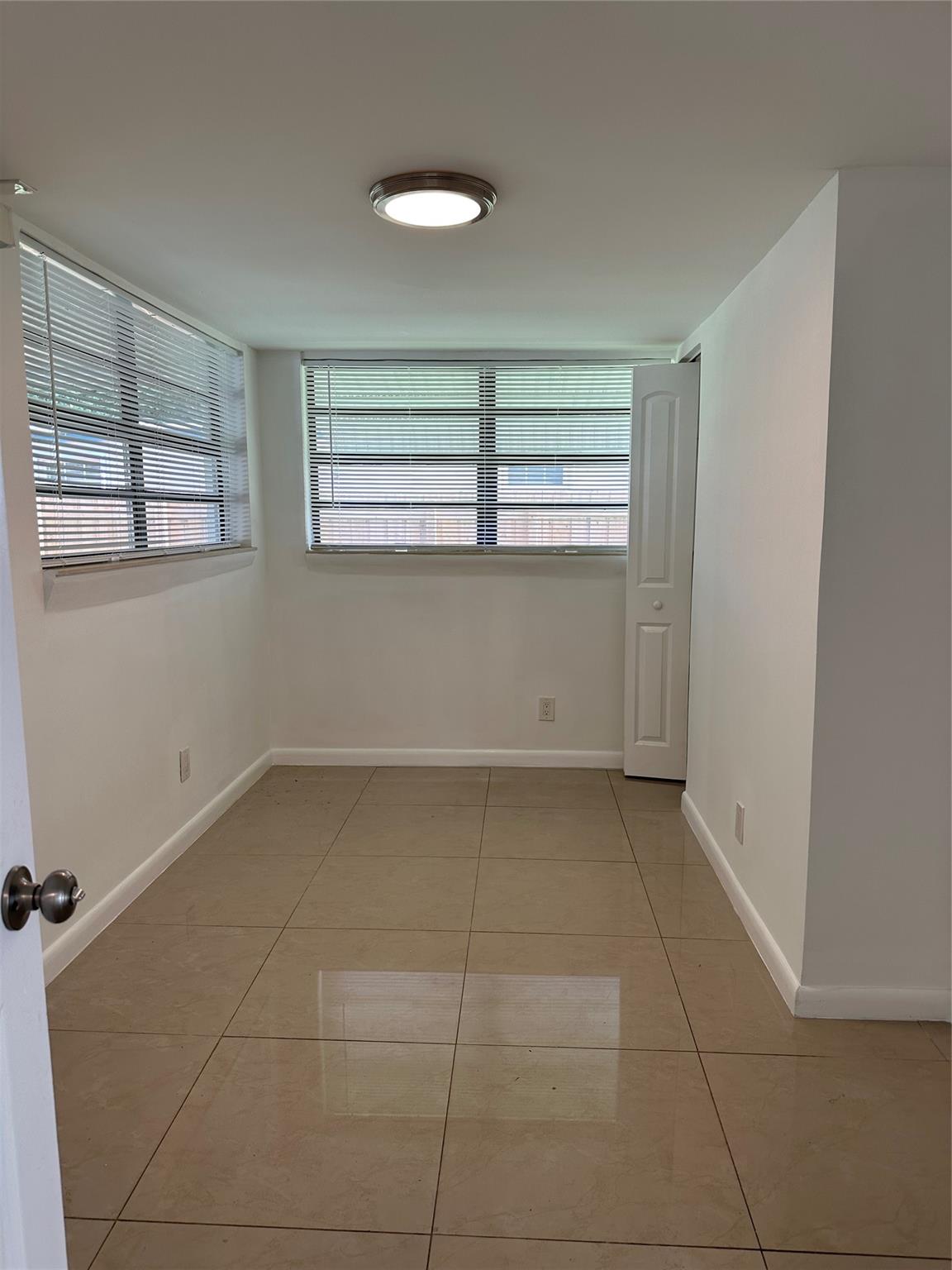 South Hollywood Amd 4-10 - Residential Lease