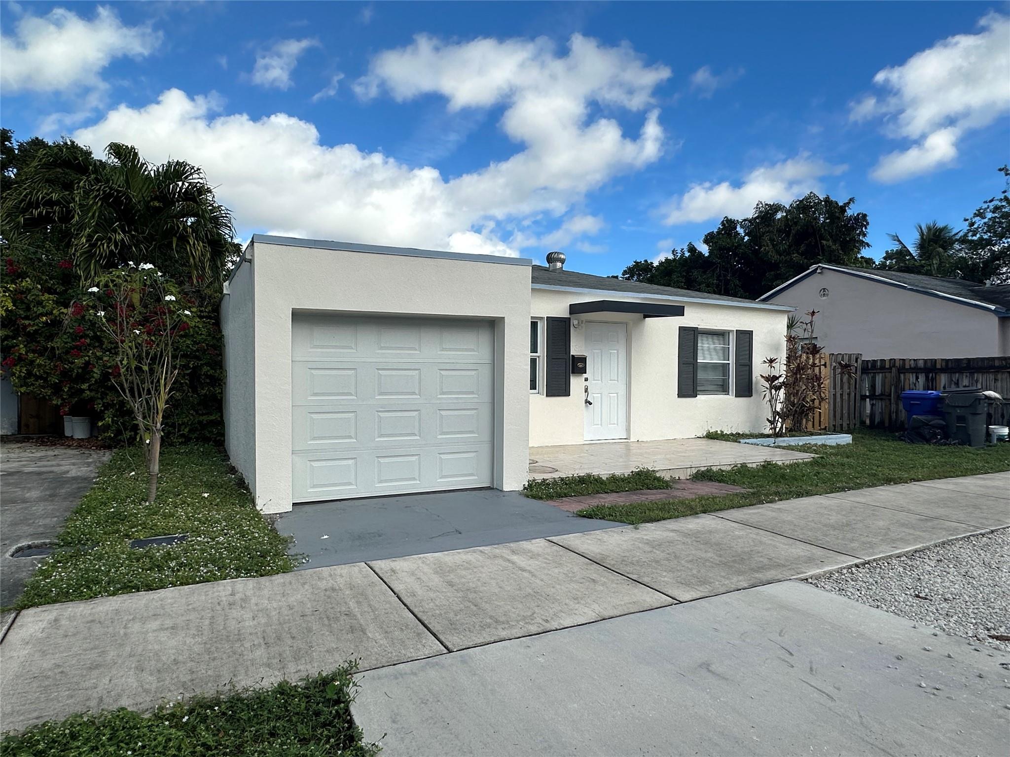 South Hollywood Amd 4-10 - Residential Lease