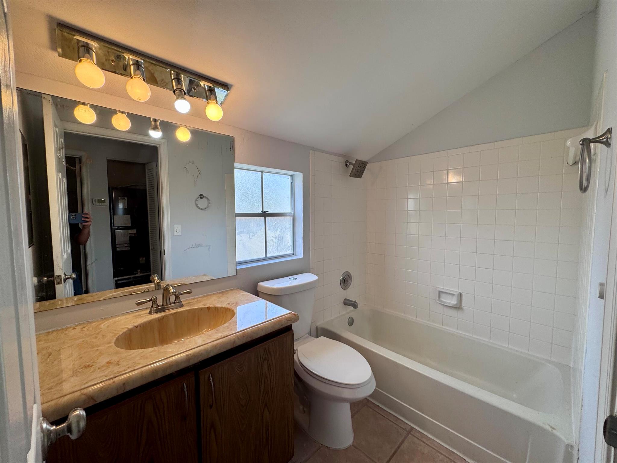 VICTORIA WOODS 2 - Residential Lease