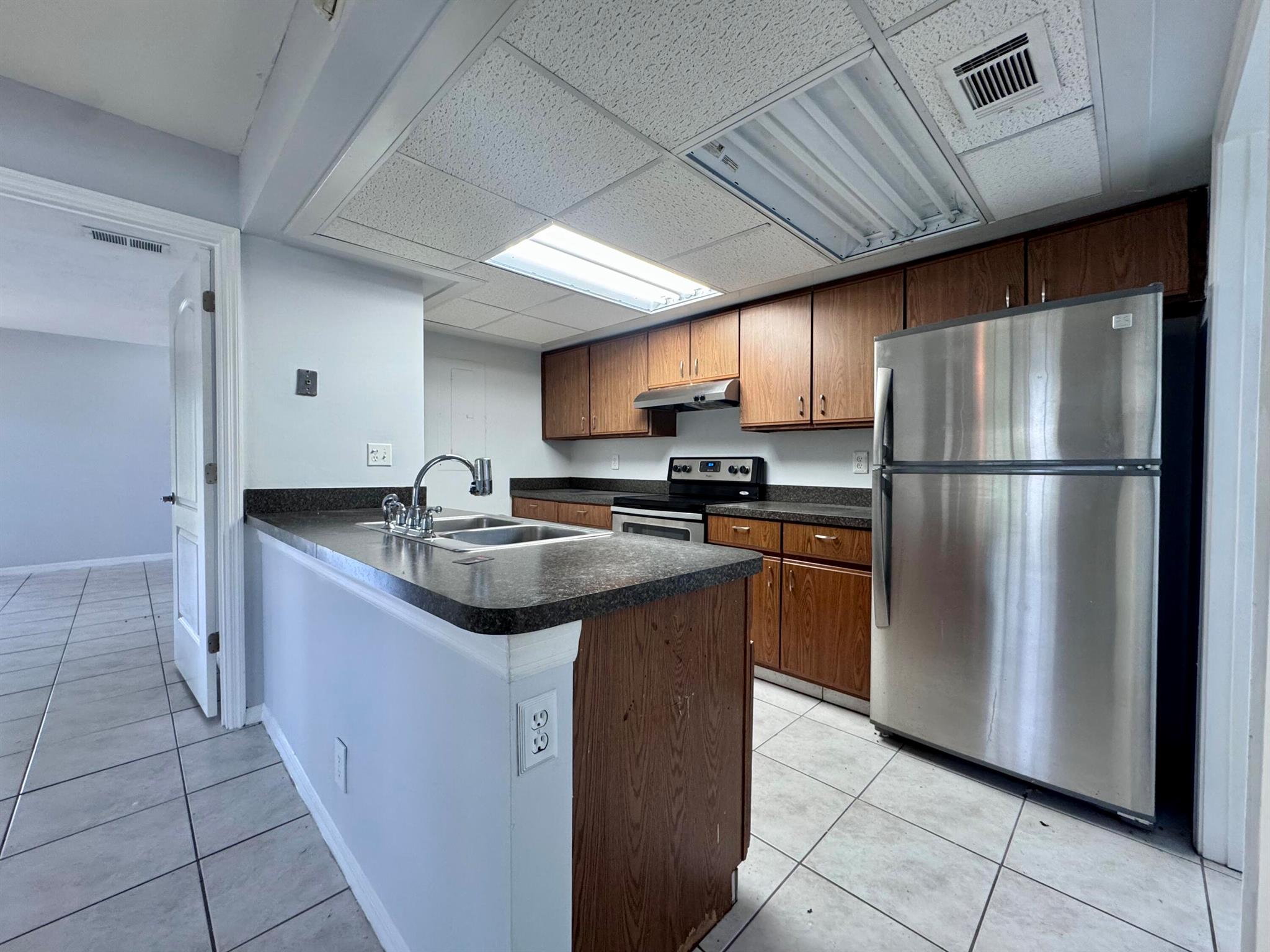 VICTORIA WOODS 2 - Residential Lease