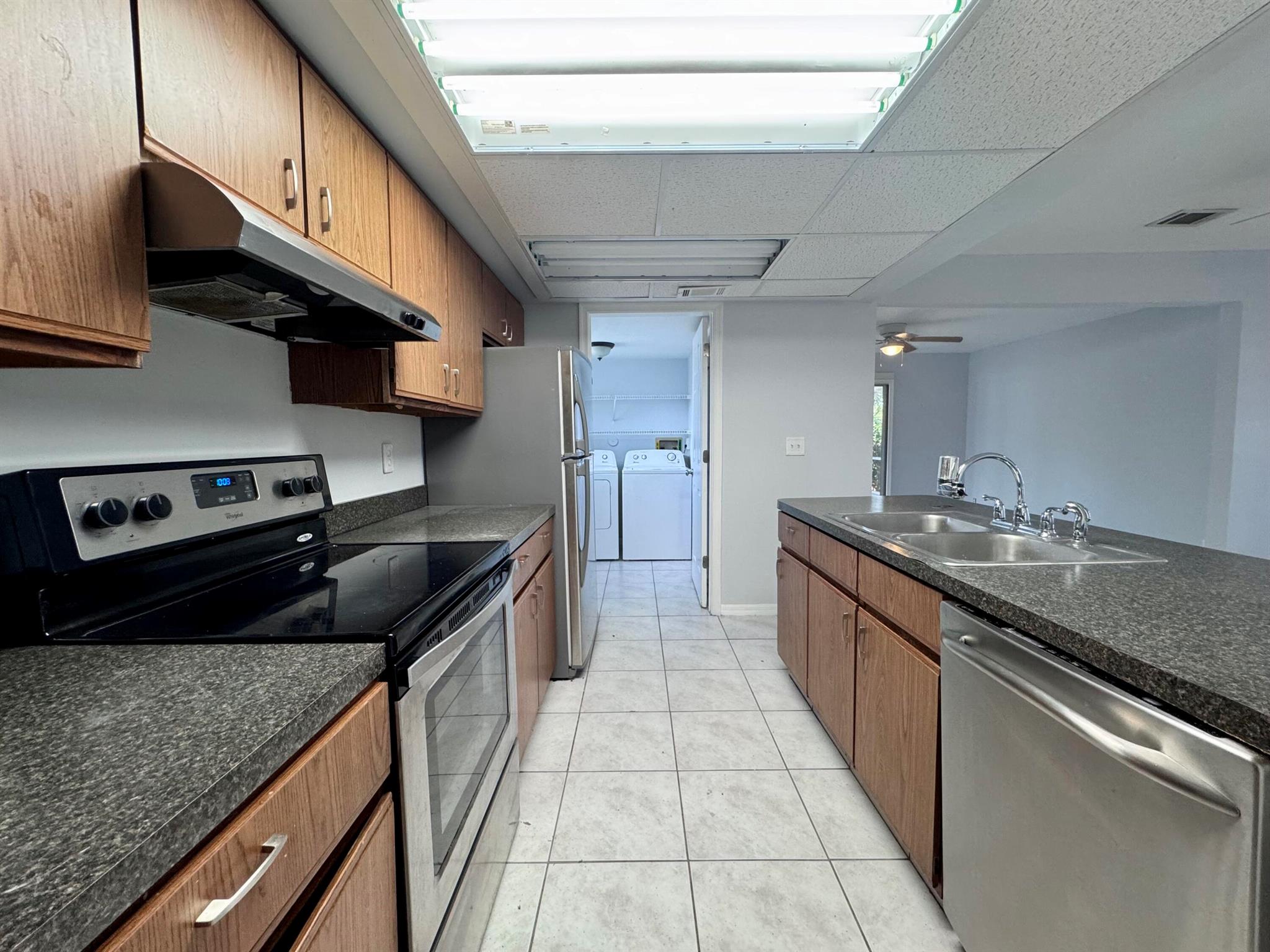 VICTORIA WOODS 2 - Residential Lease