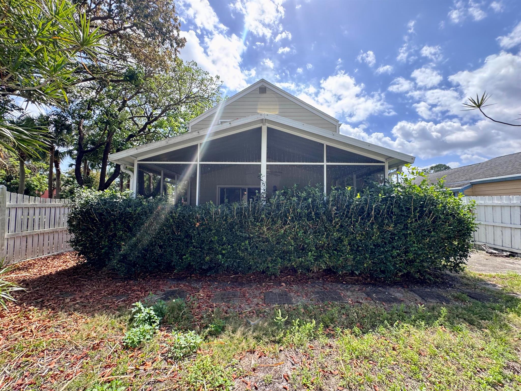 VICTORIA WOODS 2 - Residential Lease