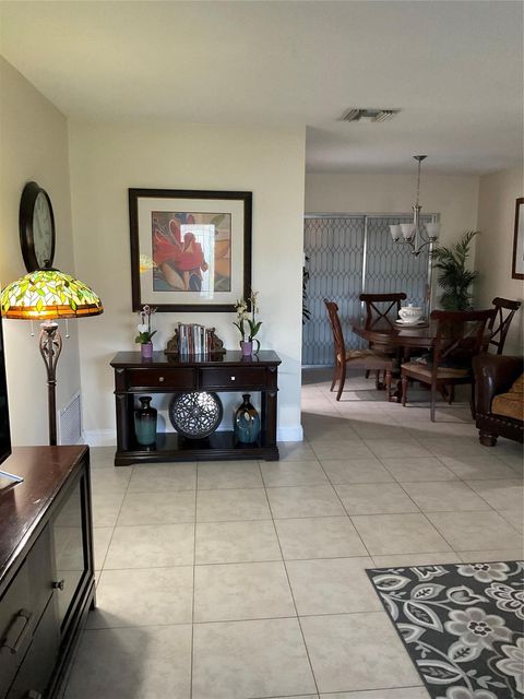 Single Family Residence in Tamarac FL 4958 NW 48 Terrace Ter 3.jpg