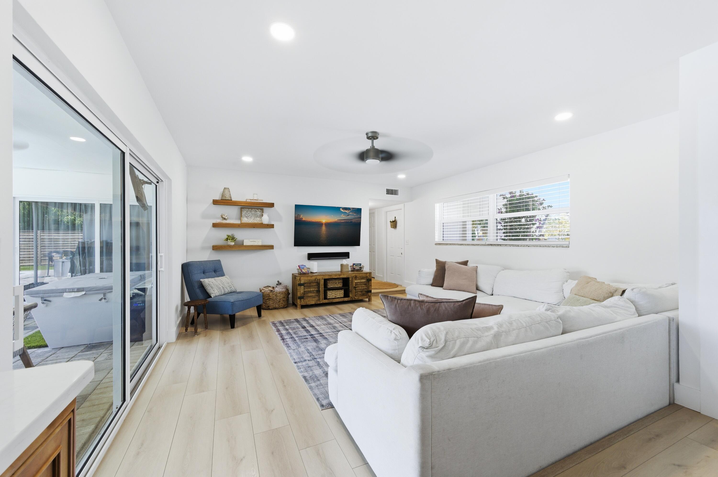 PALM BEACH GARDENS 3 - Residential