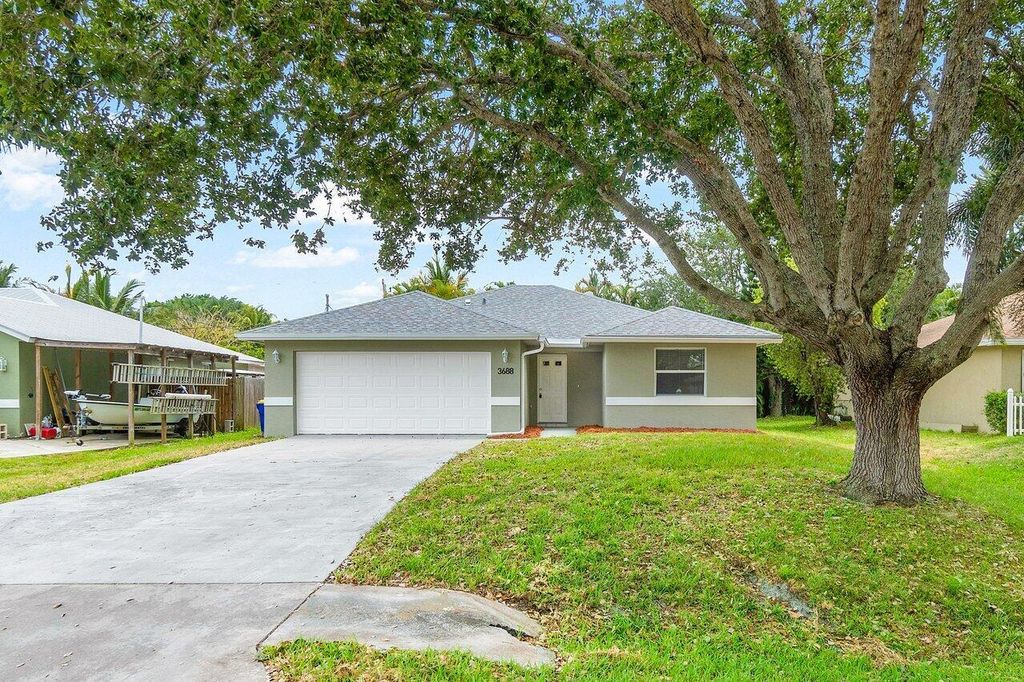 Photo of 3688 SE Upper Street, Stuart, FL 34997 (MLS # R10990208)