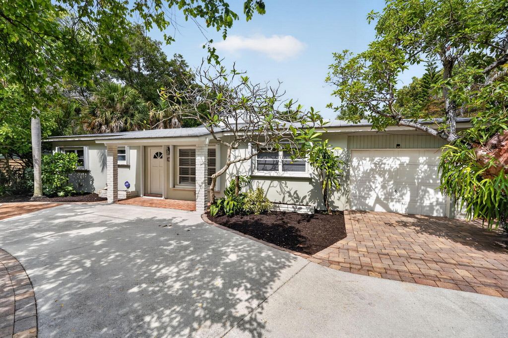 Photo of 606 Paulina Road, Jupiter, FL 33477 (MLS # B26040688)