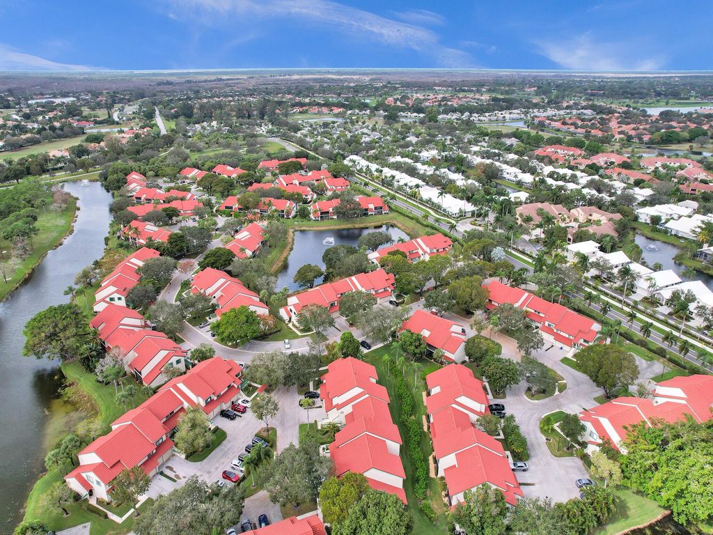 Photo of 11 E Lexington Lane #G, Palm Beach Gardens, FL 33418 (MLS # R10943909)