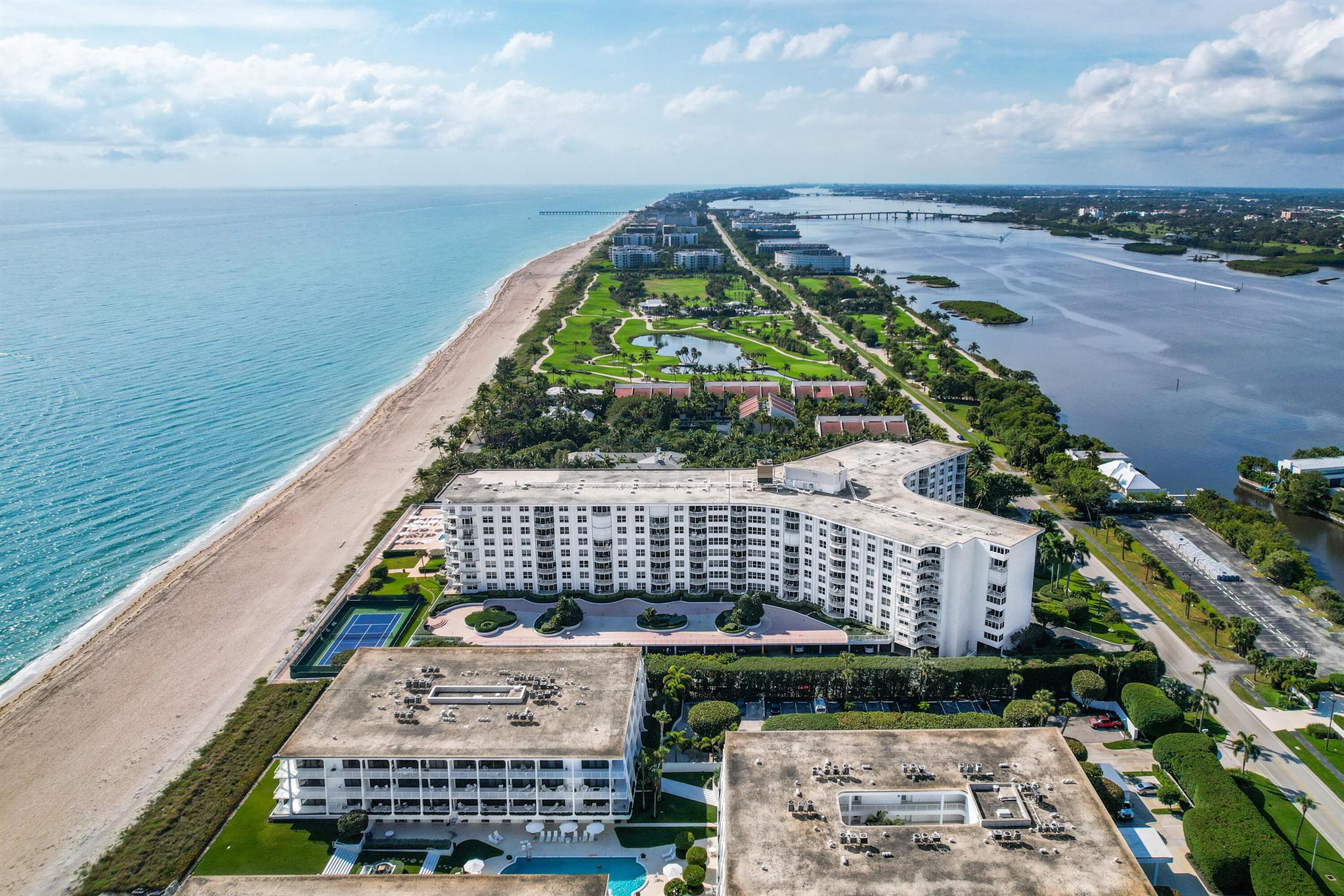 HARBOUR HOUSE - Residential