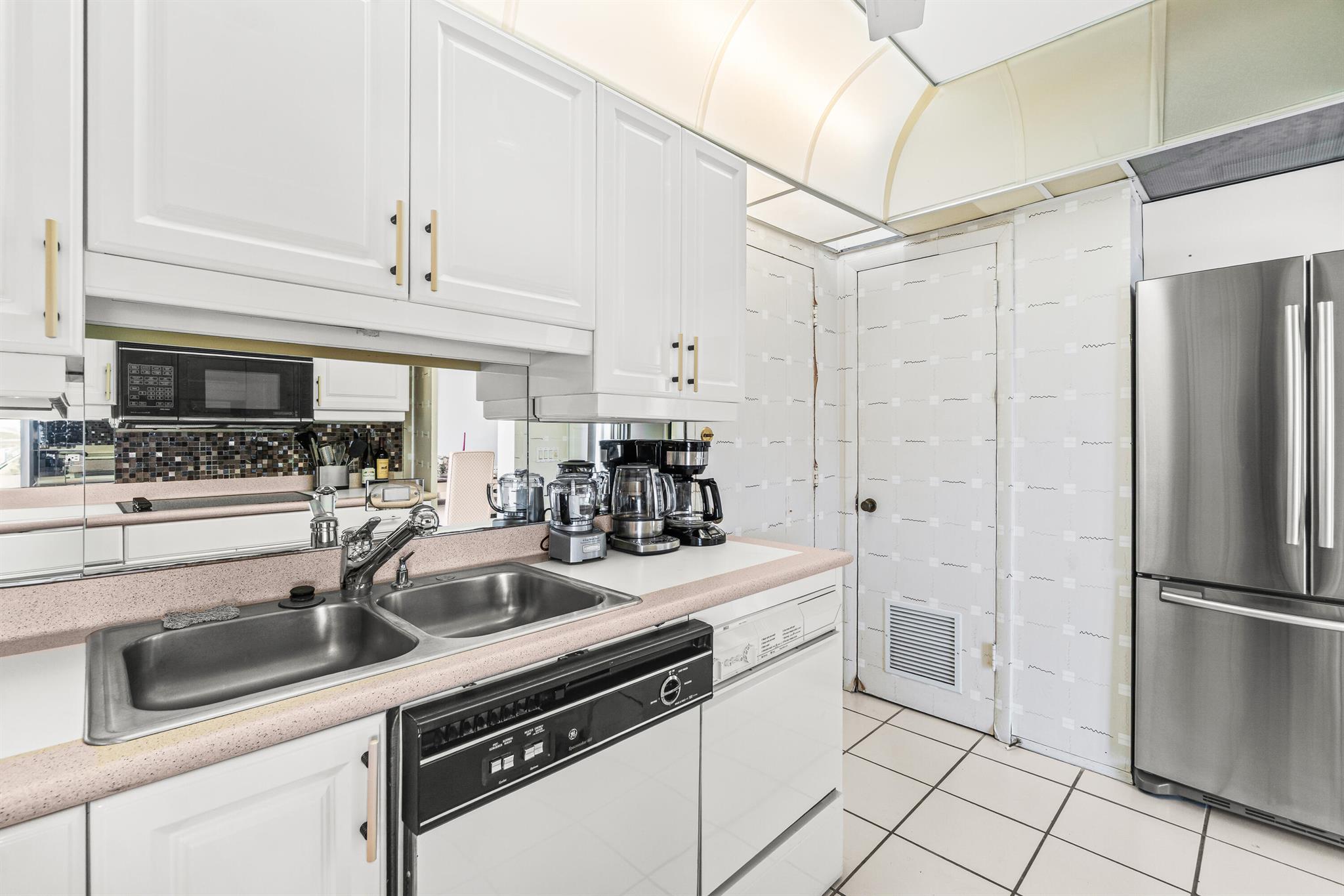 HARBOUR HOUSE - Residential