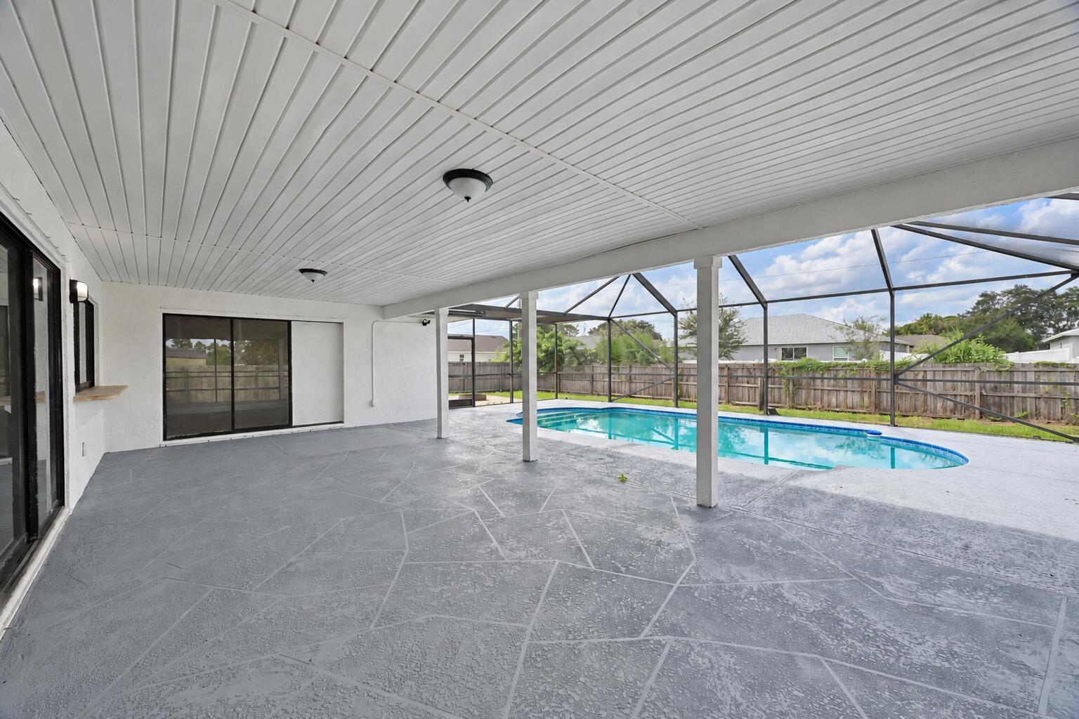 441 SE Guava Terrace