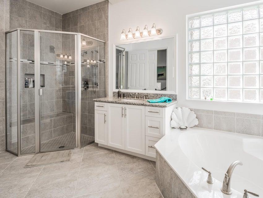 VALENCIA COVE AGR PUD PL 8 - Residential