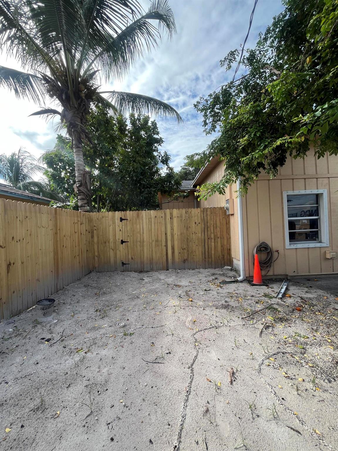 MILITARY PARK DIEKHANS AD - Residential Lease