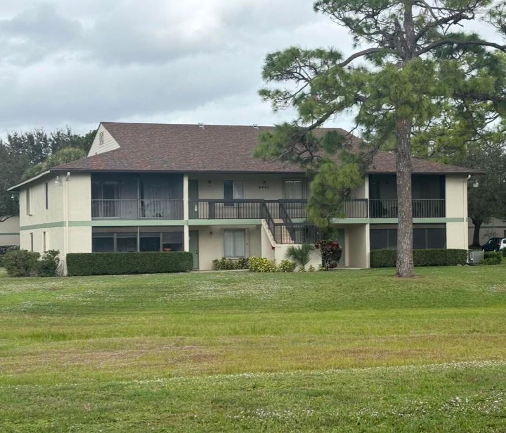 Photo of 6447 Chasewood Drive #C, Jupiter, FL 33458 (MLS # R11146817)