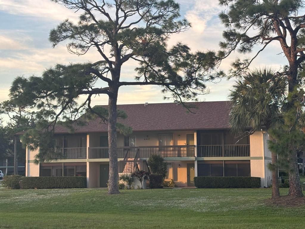 Photo of 6447 Chasewood Drive #C, Jupiter, FL 33458 (MLS # R11146817)