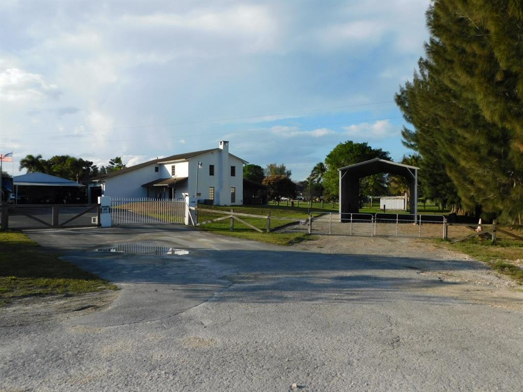 COUNTRY CLUB RANCHES SEC 3 - Residential