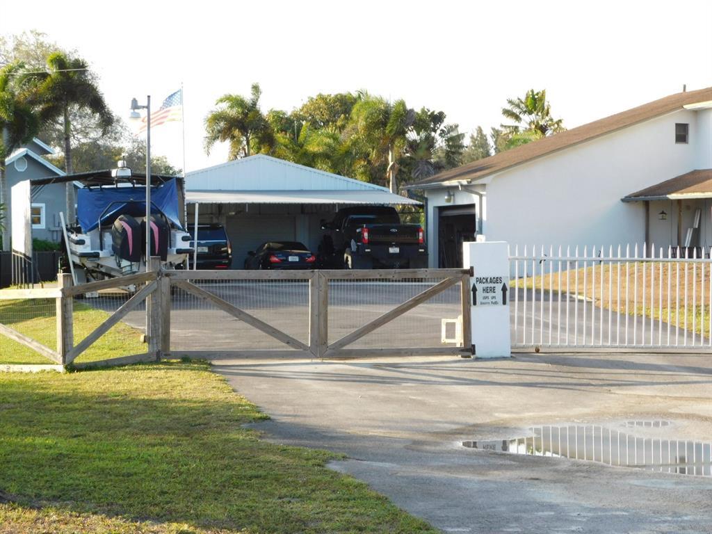 COUNTRY CLUB RANCHES SEC 3 - Residential