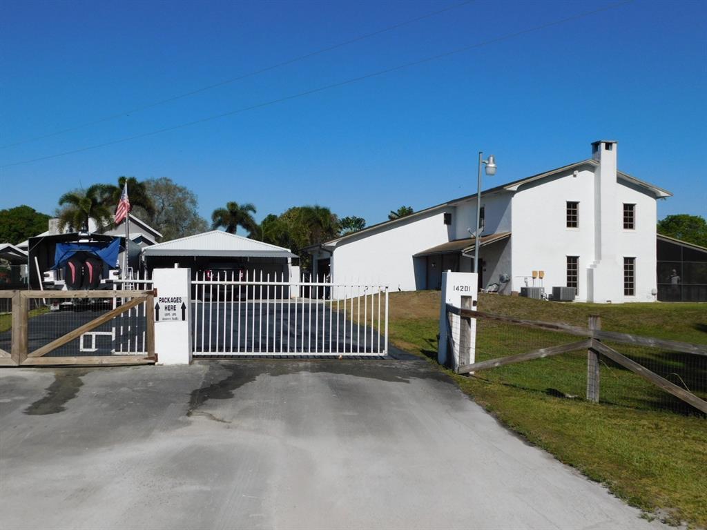 COUNTRY CLUB RANCHES SEC 3 - Residential