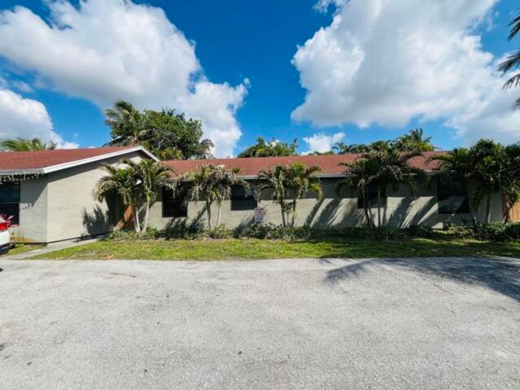Photo of 4195 Sanders Drive #4197, Lake Worth, FL 33461 (MLS # B26007462)