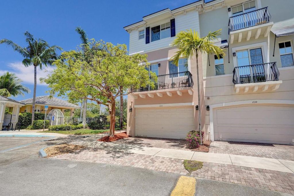 Photo of 632 NW 38th Circle, Boca Raton, FL 33431 (MLS # R11090153)