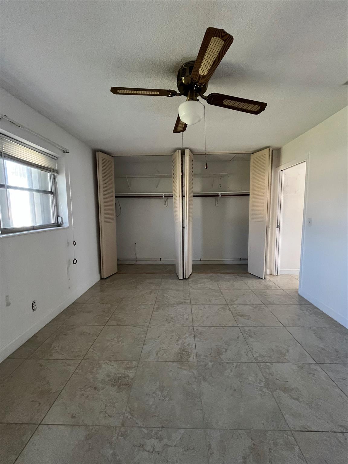 Cresthaven Villas Condo - Residential