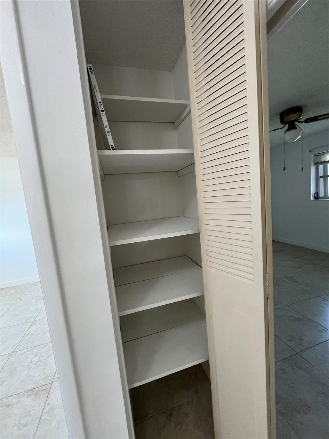 Cresthaven Villas Condo - Residential